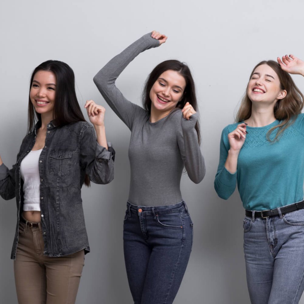 happy-girls-dancing